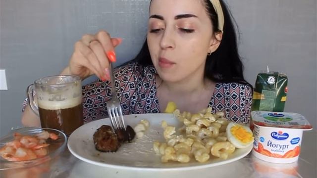 Мукбанг Айка Эмили Роллы/Мукбанг Айка Емілі/Mukbang Ayka Emily смотреть онлайн