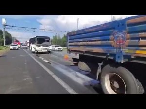 ❗️ Автобус, направлявшийся в Ульяновск, столкнулся с «КАМАЗом» на трассе М7 Пострадали три человека