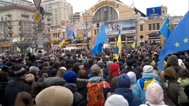 01.12.2013 станция метро "Площадь Льва Толстого" , бульвар Тараса Шевченко , Бессарабская площадь смотреть онлайн
