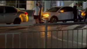 Паровозик из четырёх машин образовался на Московском шоссе около автозавода