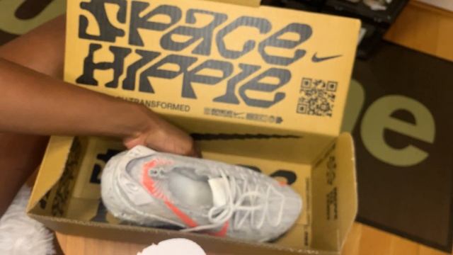 NIKE Space Hippie 04 Review Unboxing + On Feet - THEY’RE TRASH!..LITERALLY | ASLYARTR смотреть онлайн