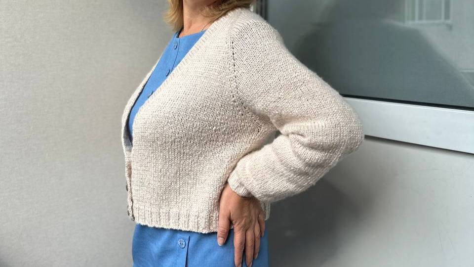 Осенний кардиган спицами. Пряжа "Мелодия" от Ярн Арт смотреть онлайн