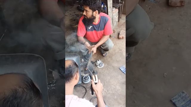 Production Of Bolts Using Old Rusty Iron Bars || Amazing Recycling Process Of Old Rusty Iron Bars смотреть онлайн