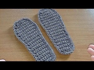 Показываю, как связать стельку, подошву крючком не по кругу