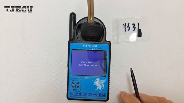 How to use CN900 Mini ND900 Mini Mini900 Auto Key Programmer to copy Toyota 4D68 Chip? смотреть онлайн