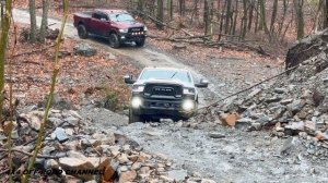 Dodge Ram 1500 vs Ram 2500 4x4 Off Road MUD Hill Climbing Challenge!!