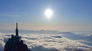 Диджей на вершине Монблан
The Blaze live at Aiguille du Midi in Chamonix, France for Cercle