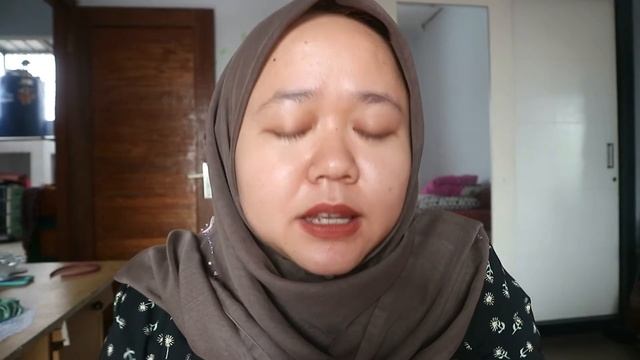 ACWELL LICORICE PH BALANCING EYE CREAM | REVIEW SEBULAN PAKE | Anis kencana смотреть онлайн