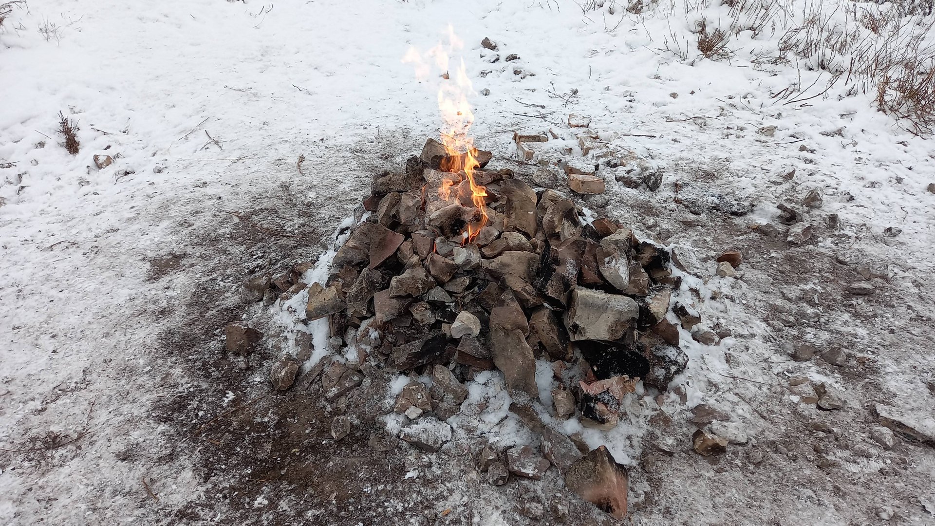 Природный вечный огонь. Деревня Быстрая, Минусинский район смотреть онлайн