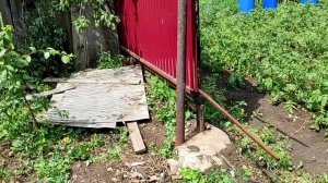 Как сделать ЗАБОР ИЗ ПРОФНАСТИЛА С СЕТКОЙ своими руками