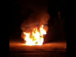 Решил покататься: в Ульяновске работник станции  угнал и спалил машину клиента.