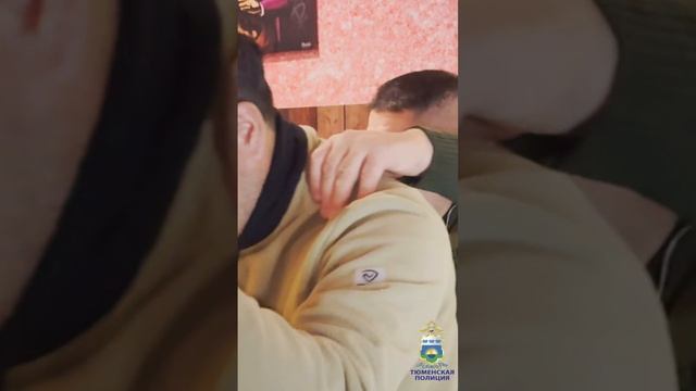 #shorts В Тюменской области полицейские провели рейд по выявлению нарушений в сфере миграции смотреть онлайн