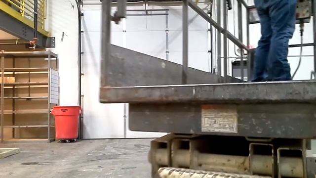 Lot #152 - Terex TS20 Vertical Scissor Lift смотреть онлайн