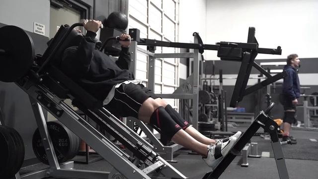 Hack Squat (Quad Focused)