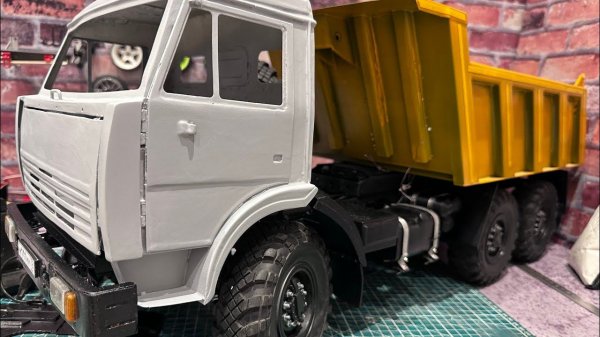 Камаз самосвал 6x6 KamaZ