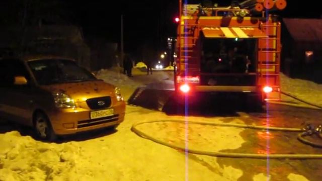 Орск. Пожар на ул.Коминтерна - 2 смотреть онлайн