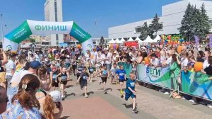 На площади Ленина стартовал благотворительный забег «Зеленый марафон».