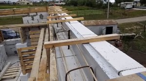 АРМОПОЯС ДЛЯ ГАЗОБЕТОНА. СТРОЙКА СТРОЮ ДОМ ИЗ ГАЗОБЛОКА ГАЗОБЕТОНА Армопояс на газобетонном доме