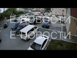 Поджог автомобилей на Кролюницкого зафиксировала камера видеонаблюдения.