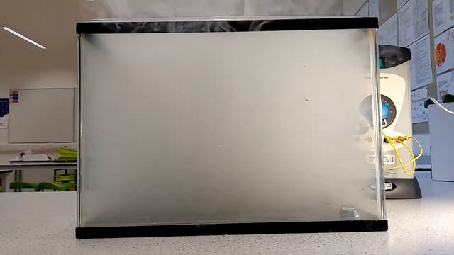 Why you should never connect an electrolytic capacitor backwards (exploding capacitor) смотреть онлайн
