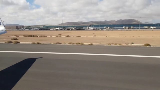 Landing in Fuerteventura (Canary islands) смотреть онлайн