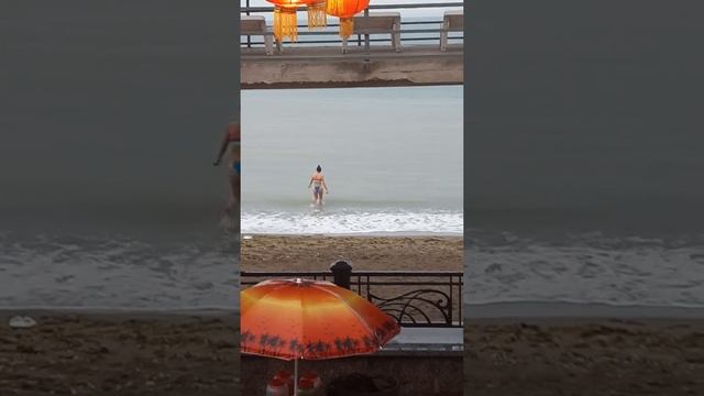Наши туристы. дождик вода грязная. смотреть онлайн
