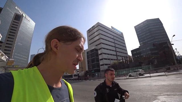 ПОЛИЦЕЙСКИЙ ВЫПИСЫВАЕТ ШТРАФ А САМ БЕЗ МАСКИ.(КАРАНТИН) смотреть онлайн