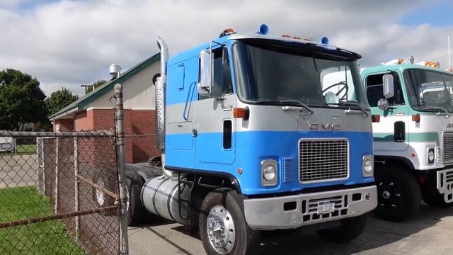 Cabover GMC ASTRO ASSAULT!  Detroit Diesel 8V-71 8V-92 / Peterbilt 379