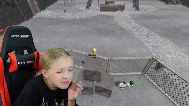 Can Trinity Escape the Carnival of Terror in Roblox?!?! смотреть онлайн