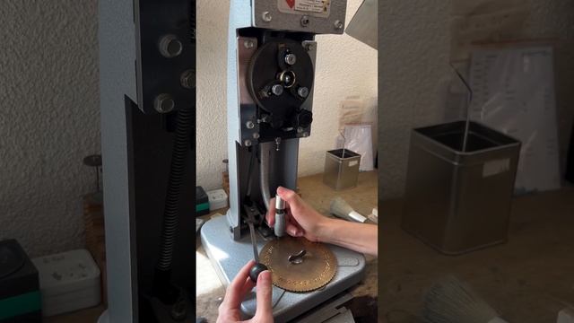 Как делают гравировку смотреть онлайн