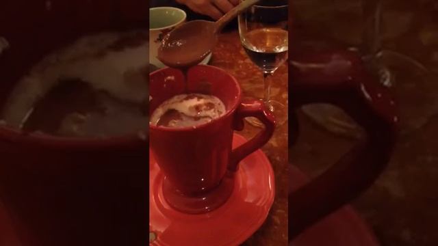 Chocolat Viennoise et Chantilly смотреть онлайн