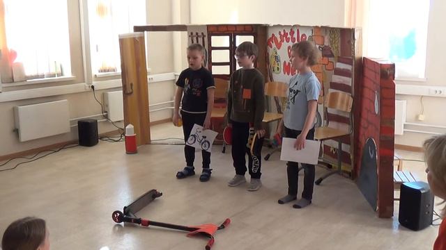 Спектакль "The Little Red Hen" Песня "My favourite thing" смотреть онлайн