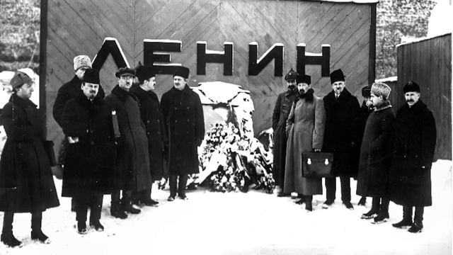 ЛЕНИН ЖАСАДИ ВА МАВЗОЛЕЙ ХАКИДА смотреть онлайн