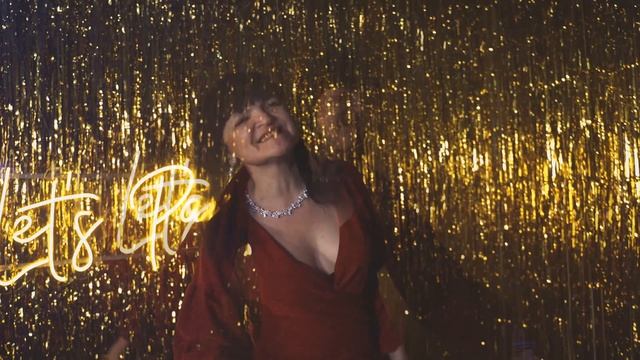 Новогодняя.mp4 смотреть онлайн