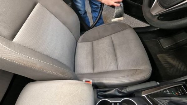 Mytee S300H Tempo Upholstery Extractor In Action