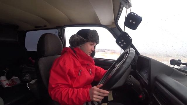 Учусь водить!!!))) Первый раз в жизни я за рулем))) смотреть онлайн