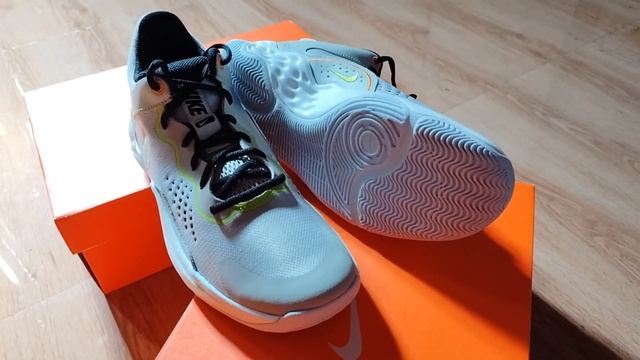 Nike Fly.By Mid 3 White/Wolf Grey смотреть онлайн