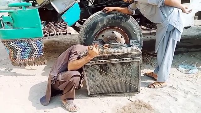 Radiator Change Hino 7D ||truck driver vellog смотреть онлайн