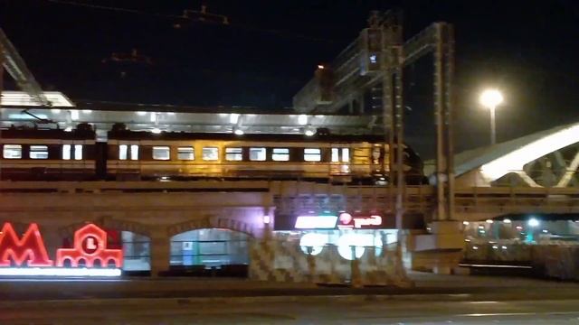 ЭП2ДМ отправляется с Площади 3-х вокзалов D4 смотреть онлайн
