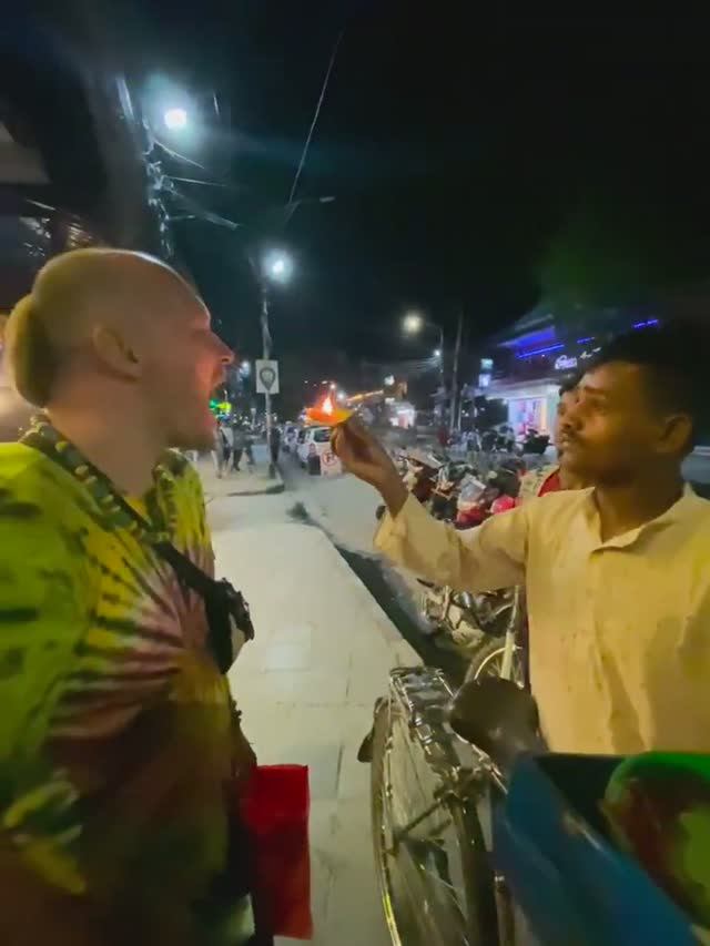 Пылающая непальская закуска #непал #еда #путешествия смотреть онлайн