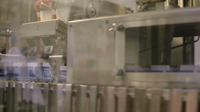 Supplying Lee Strand with recyclable Tetra Rex® Plant-based renewable cartons смотреть онлайн
