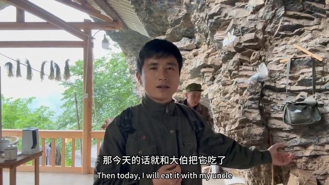 小鹅在大山里太孤独，把它带下山送大伯，从此大鱼塘就是它的家【乡野志刚】 смотреть онлайн