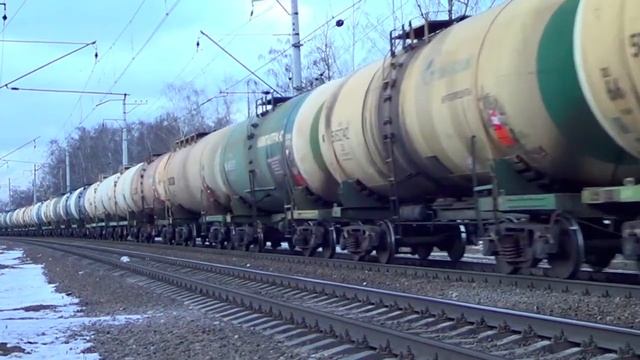 ЧМЭ3т-7048 с наливными цистернами смотреть онлайн