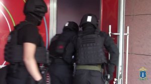 Работали, строго законспирированы, информация о них распространялась среди проверенного круга лиц.