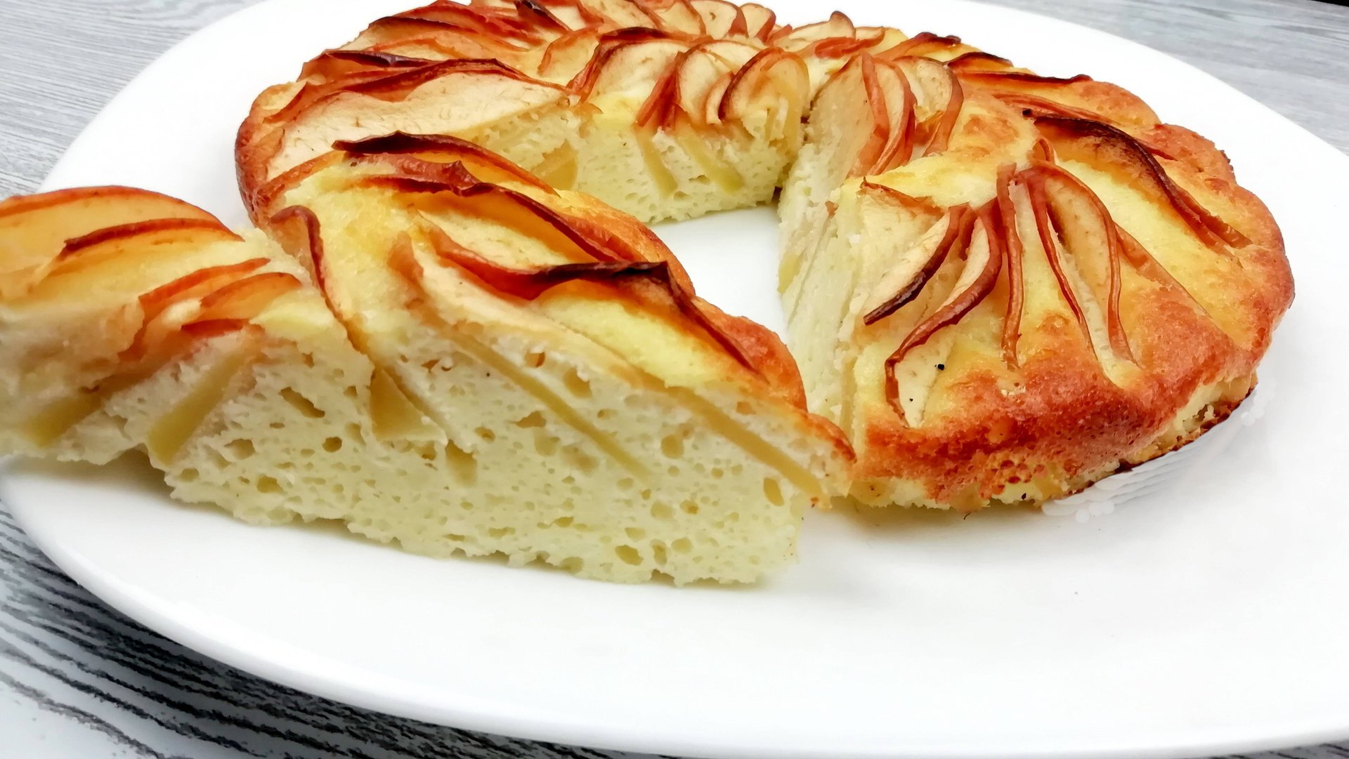 ПП ШАРЛОТКА!Диетический десерт БЕЗ сахара, глютена и масла/Яблочный ПИРОГ/Творожный пирог с яблокам смотреть онлайн