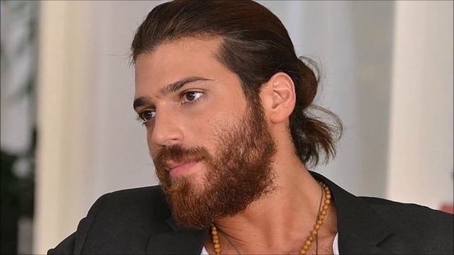 Can Yaman não pode ficar parado смотреть онлайн