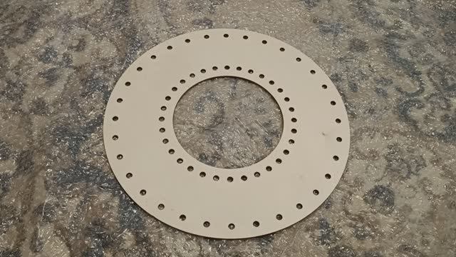 Новогодний венок из ротанга своими руками. Легко и просто. Расчет ротанга для венка #венокизротанга смотреть онлайн