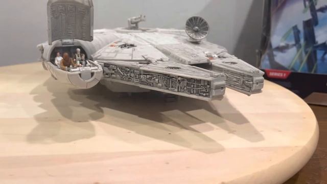 Star Wars Micro Galaxy Squadron Millennium Falcon by Jazwares (Update on motion in Description) смотреть онлайн