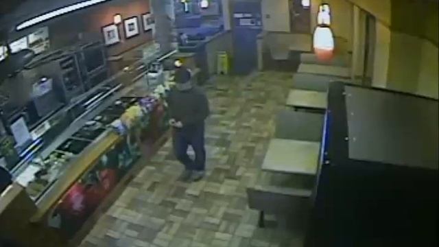 Saanich police release photos of suspect from robbery at Wilkinson Rd Subway смотреть онлайн
