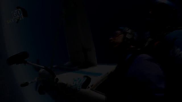What does skydiving feel like? My First 10,000ft tandem Skydive out of a plane смотреть онлайн